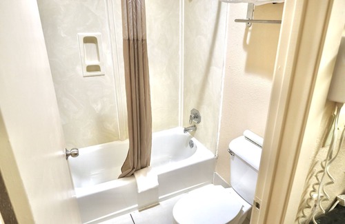 Gladewater Hotel | Regency Inn & Suites