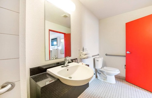 Tulsa Hotel | Regency Inn