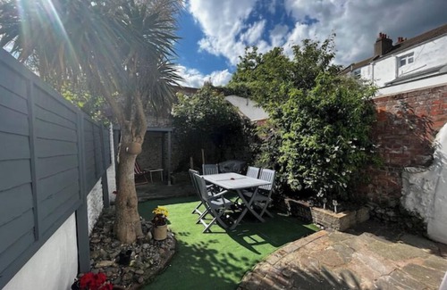 Montpelier House | Regent Escape (pet friendly)