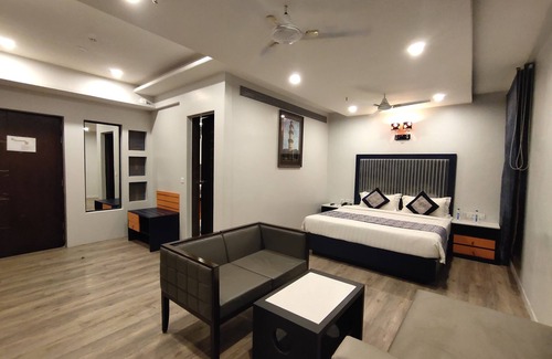 Sayajiganj Hotel | Regenta Inn