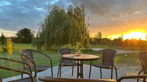 Szigetszentmiklos Apartment | Reginahouse