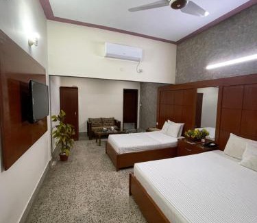 PECHS House | Rehaish Inn Guest House