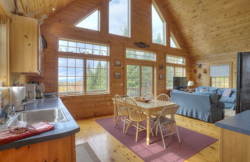 Rangeley House | Reid - Quiet, secluded cabin in the Rangeley Overlook