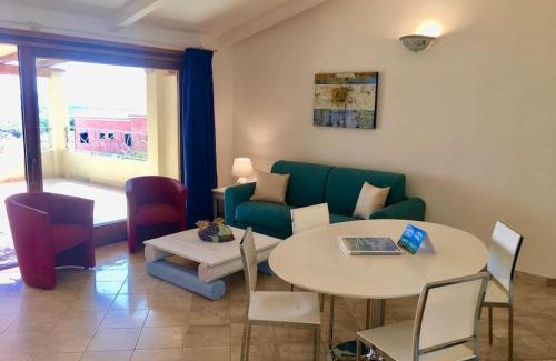 Porto Pozzo Apartment | Reihenhaus Nr. 7 mit Pool und super Meersicht