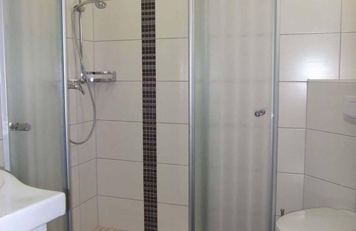 Mirow House | Reiher 18 - Gemütlicher Ferienbungalow für 4 Personen mit Eigener Sauna