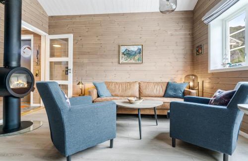 Moskenes House | Reine Rorbu, Amaliebua