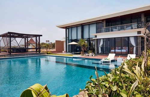 Selemadeg Villa | Rejuvenate, absolute beachfront retreat !
