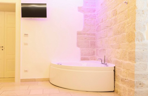 Molfetta Bed & Breakfast | [Relais La Muraglia] Suite La Muraglia - Luxury - Jacuzzi - Molfetta