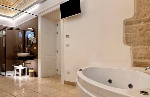 Molfetta Bed & Breakfast | [Relais La Muraglia] Suite La Muraglia - Luxury - Jacuzzi - Molfetta