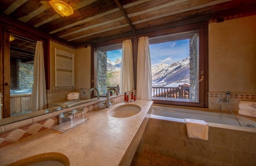 La Salle Hotel | RELAIS MONT BLANC