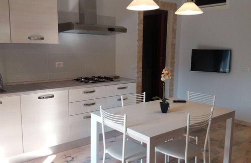 Spadafora Apartment | Relax a few steps from the sea - in front of the Aeolian Islands