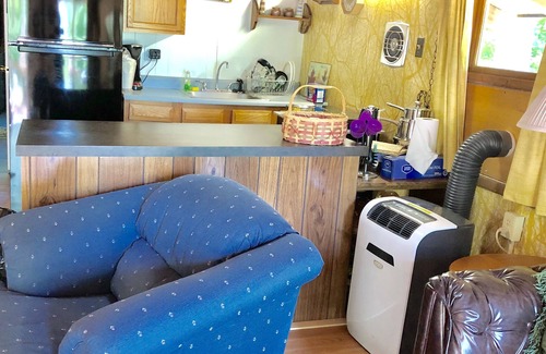 Tolland Cottage | Relax And Enjoy A Fun Getaway At The Bacchus Cottage!
