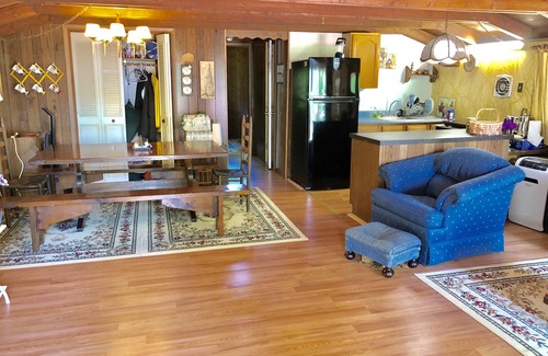 Tolland Cottage | Relax And Enjoy A Fun Getaway At The Bacchus Cottage!