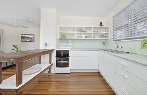 Taranganba House | RELAX AND ENJOY SCENIC OCEAN VIEWS