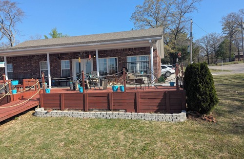 Cookson House | Relax and enjoy this beautiful 3 Bed, 2 Bath home on Oklahoma’s Lake Tenkiller.