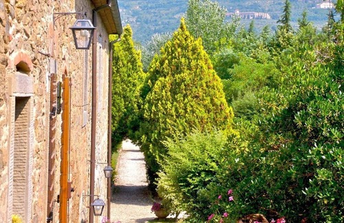 Il Borgo Apartment | Relax and peace in Cortona with Pool