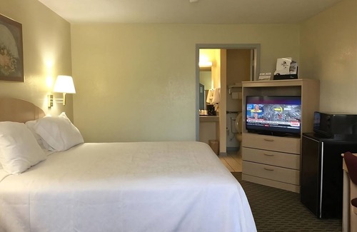 Cabot Resort | Relax and Recharge! Free Breakfast, Pets Allowed, Free Parking, Outdoor Pool