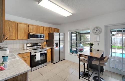 Brandon House | Relax and Recharge, Mins to HCA Brandon & Tampa, Private Pool, Work-Friendly