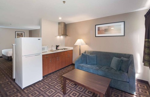 Tri-Cities House | Relax and Unwind! Enjoy Spacious unit w/Kitchen! Free breakfast & Free Parking