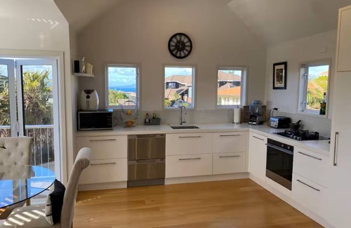 Whangaparaoa House | Relax and unwind in style