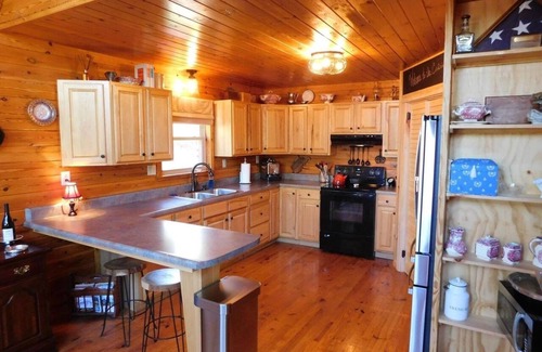 Mathias Cabin | Relax and Unwind in Beautiful West Virginia Cabin