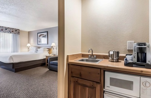 Palm Valley Resort | Relax and Unwind in Red Lion Inn & Suites Goodyear Phoenix! Free Parking