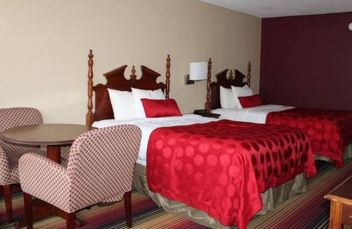 Perry House | Relax and Unwind! Pet-Friendly, Free Parking, Near Historic Downtown Perry