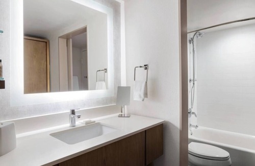 Northeast Virginia Beach Hotel | Relax and Unwind! Onsite Pool, Near Cape Henry Lighthouse