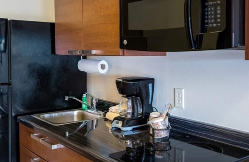 West Jordan Hotel | Relax and Unwind with All You Need for a Perfect Stay! Kitchen, Pets Allowed!