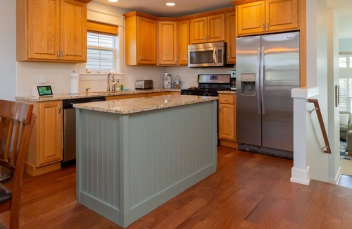Benton Harbor House | Relax at Beachwood Bliss - Enjoy your Lake Michigan Retreat!