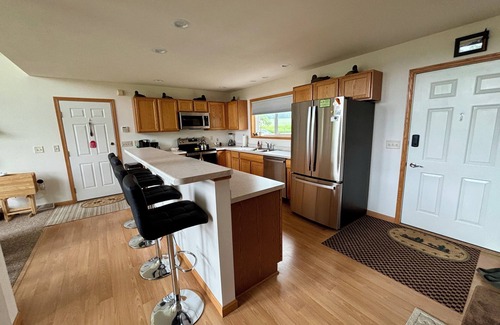 Manawa House | Relax at Bear Hug House on Bear Lake Manawa Wi.– Private Pond & Easy Lake Access