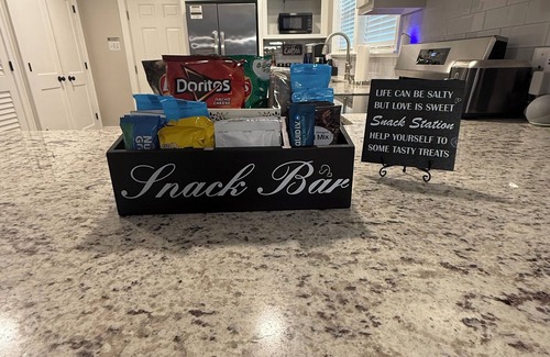 Baton Rouge House | Relax at Cricket & Clover Retreat Near SU, LSU, Airport, Downtown, WiFi & AC