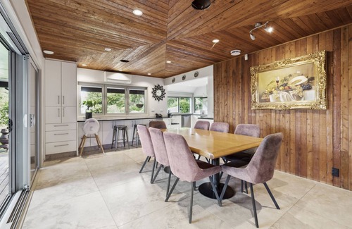 The Gardens House | Relax at Redoubt - Auckland Holiday Home