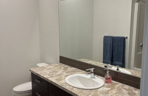 Okanagan-Similkameen House | Relax at the Okanagan Oasis! Walking distance to many amenities.