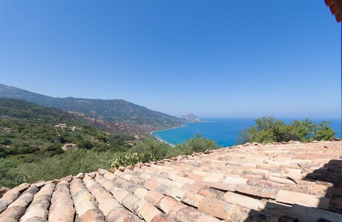 Sant'Ambrogio Villa | Relax at the Swimming Pool by Wonderful Italy