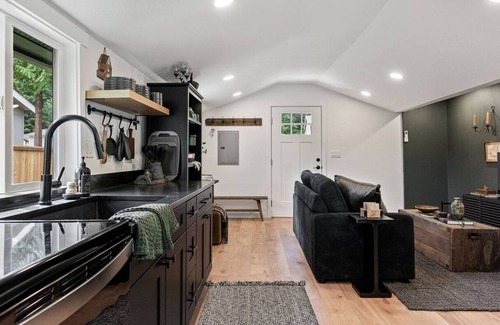 Jordan Road-Canyon Creek Cabin | Relax at this Peaceful 1 Bedroom Cabin in Granite Falls