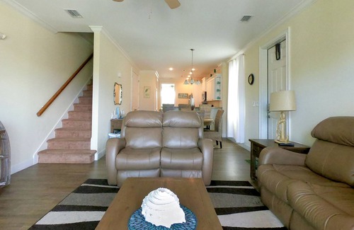 Marathon Cabin | RELAX AWAY- NEW 4BDRM W/40FT DOCK & PRIVATE POOL