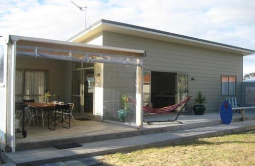 Mangawhai Heads House | Relax away on Quail Way