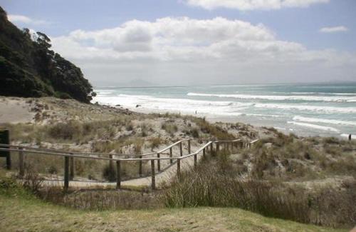 Mangawhai Heads House | Relax away on Quail Way