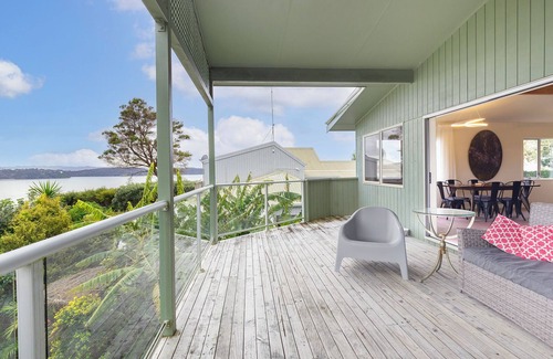 Snells Beach House | Relax Away - Snells Beach Holiday Home