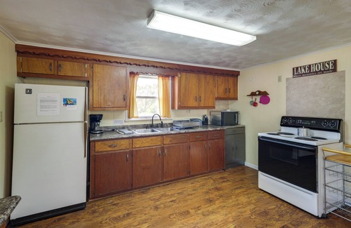 Lake Whitney House | Relax By Lake, Hike From Your Door: Whitney Home