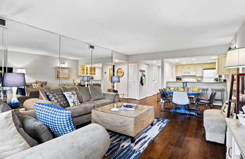 Harbour Town Condo | Relax By Pool: Harbour Town Resort Condo
