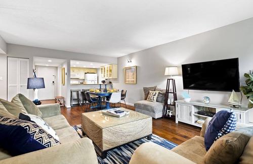 Harbour Town Condo | Relax By Pool: Harbour Town Resort Condo