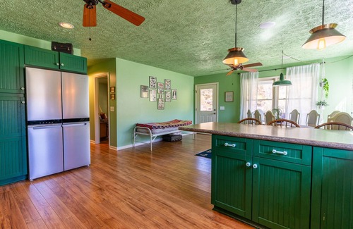Sparta House | Relax by the Creek with your Family, Enjoy Fire Pit with Beautiful Fall Foliagen
