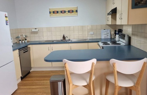 Hawks Nest Apartment | Relax in Cosy Comfort.