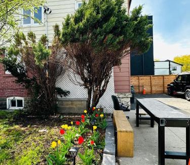 Old East York House | Relax in East York Space Share