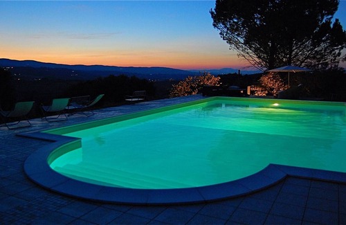 Pietrauta Villa | Relax in Italy s most famous Sagrantino wine and truffle. Slps 15. Exc pool