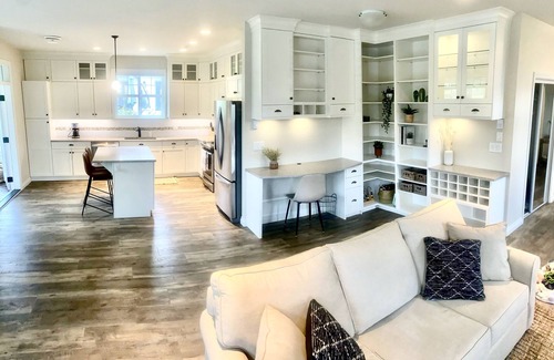 Okanagan-Similkameen House | Relax in Luxury at the Cottages