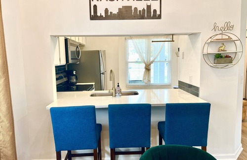 Heron Walk House | Relax in our stylish Modern Home. Privacy fence, pets allowed!