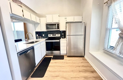 Heron Walk House | Relax in our stylish Modern Home. Privacy fence, pets allowed!